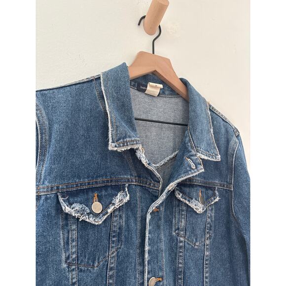Boston Proper Distressed Jean Jacket Size Medium Denim Shacket Medium Wash - Picture 2 of 9
